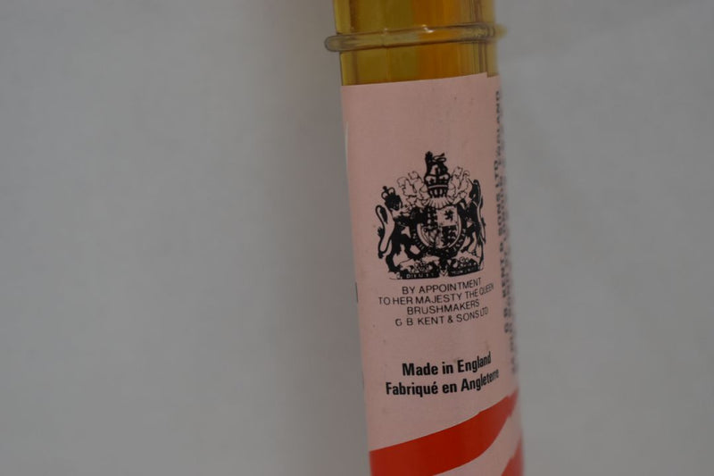 KENT OF LONDON ORIGINAL TOOTHBRUSH (MEDIUM) CURVED TUFT REAL BRISTLE YELLOW COLOR (VERSION 1977) / ΟΔΟΝΤΟΒΟΥΡΤΣΑ ΜΕ ΚΑΜΠΥΛΕΣ ΚΑΙ ΑΥΘΕΝΤΙΚΕΣ ΤΡΙΧΕΣ (ΜΕΣΑΙΑΣ ΣΚΛΗΡΟΤΗΤΑΣ) ΧΡΩΜΑΤΟΣ KΙΤΡΙΝΟΥ.