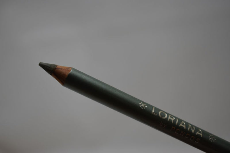 LORIANA BY PENCOS ITALY COSMETIC EYE- KOHL (KAJAL)-LIP LINERS / Μολύβι Όλα Μέσα, Απαλό και Λείο (Kajal) για τα Μάτια, για τα Φρύδια, και για τα Χείλια, σε Απόχρωση (VERT OLIVE - Πράσινο της ελιάς).