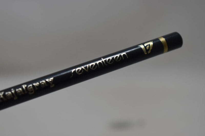 SEVENTEEN 17 COSMETICS KOHL-KAJAL EYE LINER (PENCIL) / Μολύβι Ματιών σε Απόχρωση (GREY - ΓΚΡΙ).