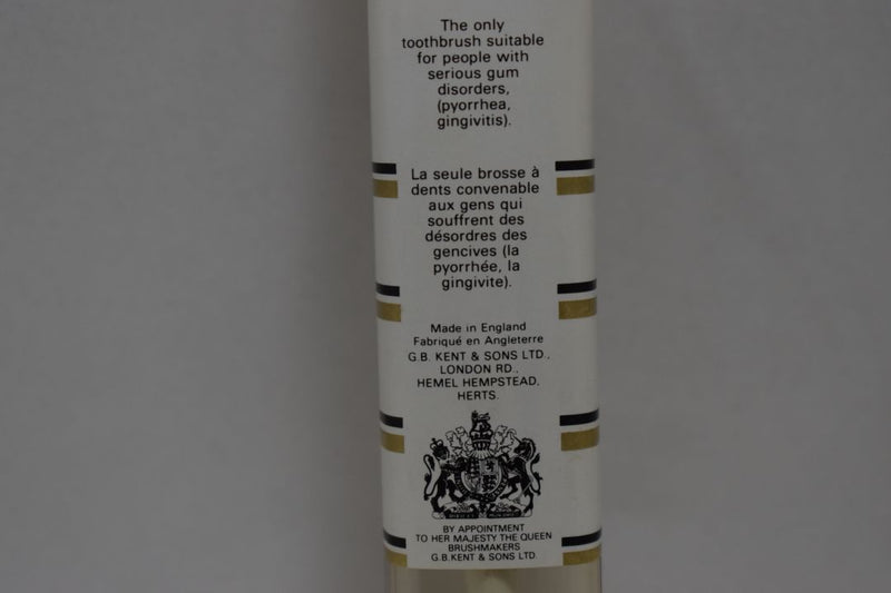 KENT OF LONDON TOOTHBRUSH ORIGINAL Badger KB 42 VERY SOFT FOR SENSITIVE GUMS STRAIGHT  TUFT WHITE COLOR (VERSION 1976) / ΟΔΟΝΤΟΒΟΥΡΤΣΑ ΠΟΛΥ ΜΑΛΑΚΗ ΓΙΑ ΕΥΑΙΣΘΗΤΑ ΟΥΛΑ ΜΕ ΙΣΙΕΣ ΤΡΙΧΕΣ ΑΥΘΕΝΤΙΚΟΥ ΑΣΒΟΥ ΧΡΩΜΑΤΟΣ ΛΕΥΚΟΥ.