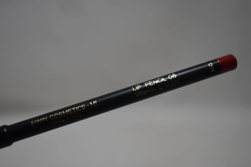 FASHION BAZAAR LIP PENCIL / Μολύβι Χειλιών σε Απόχρωση (RED - ΚΟΚΚΙΝΟ) 1.6 g.