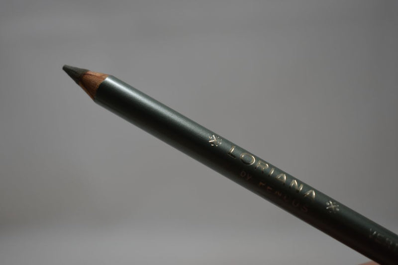 LORIANA BY PENCOS ITALY COSMETIC EYE- KOHL (KAJAL)-LIP LINERS / Μολύβι Όλα Μέσα, Απαλό και Λείο (Kajal) για τα Μάτια, για τα Φρύδια, και για τα Χείλια, σε Απόχρωση (VERT OLIVE - Πράσινο της ελιάς).