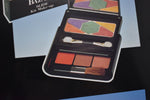 FASHION BAZAAR SLIDE KIT MAKE-UP (0035) 5 EYE SHADOW SATIN + 1 BLUSH + 1 INDIAN EART + 1 COMPACT LIP POWDER / 5 ΣΚΙΕΣ ΜΑΤΙΩΝ ΣΑΤΙΝΕ 3,5 g + 1 ΡΟΥΖ 1,7 g + 1 ΠΟΥΔΡΑ ΙΝΔΙΚΗΣ ΓΗΣ 1,7 g + 1 ΣΥΜΠΙΕΣΜΕΝΗ ΠΟΥΔΡΑ ΧΕΙΛΙΩΝ 1,7 g.