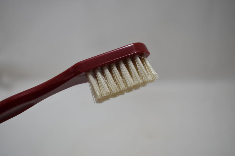 KENT OF LONDON ORIGINAL TOOTHBRUSH (SOFT) STRAIGHT TUFT PURE BRISTLE RED COLOR (VERSION 1978) / ΟΔΟΝΤΟΒΟΥΡΤΣΑ ΜΕ ΙΣΙΕΣ ΚΑΙ ΑΥΘΕΝΤΙΚΕΣ ΤΡΙΧΕΣ (ΜΑΛΑΚΕΣ) ΧΡΩΜΑΤΟΣ  ΚΟΚΚΙΝΟΥ.