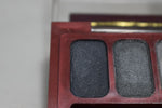 SEVENTEEN 17 COSMETICS CAKE EYE SHADOW 4 COLOUR SET   (PALETTES No 7 - SATIN GREY - BLUES) / Συμπαγής Τετραπλή Σκιά Ματιών -  (COLLECTION 7) -  Σε Απόχρωση (Γκρι Ανοικτό - Μολυβί - Γκρι Μεταλλικό - Ροζ) 8 g.