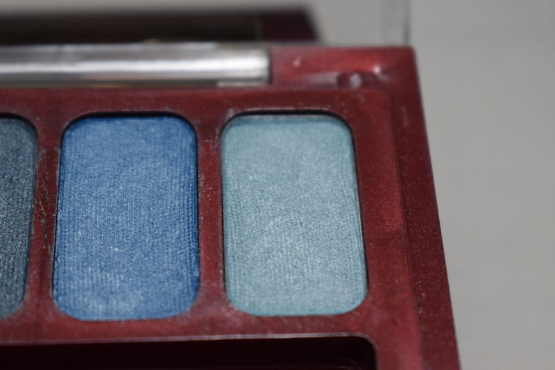 SEVENTEEN 17 COSMETICS CAKE EYE SHADOW 4 COLOUR SET   (PALETTES No 3 -  SATIN BLUES) / Συμπαγής Τετραπλή Σκιά Ματιών -  (COLLECTION 3) -  (Τέσσερες Σατινέ Αποχρώσεις του Μπλε) 8 g.