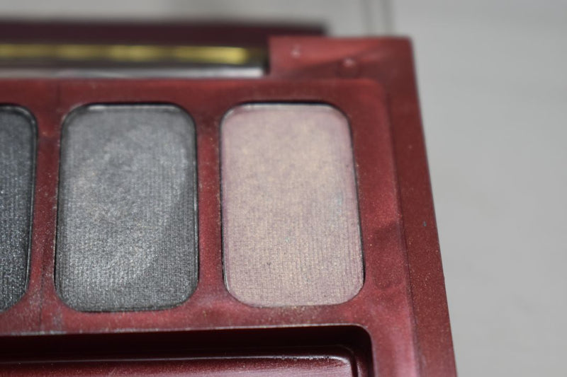 SEVENTEEN 17 COSMETICS CAKE EYE SHADOW 4 COLOUR SET   (PALETTES No 7 - SATIN GREY - BLUES) / Συμπαγής Τετραπλή Σκιά Ματιών -  (COLLECTION 7) -  Σε Απόχρωση (Γκρι Ανοικτό - Μολυβί - Γκρι Μεταλλικό - Ροζ) 8 g.
