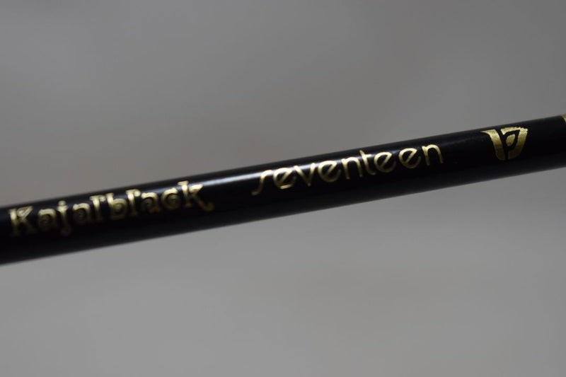 SEVENTEEN 17 COSMETICS KOHL-KAJAL EYE LINER (PENCIL) / Μολύβι Ματιών σε Απόχρωση (BLACK - ΜΑΥΡΟ).