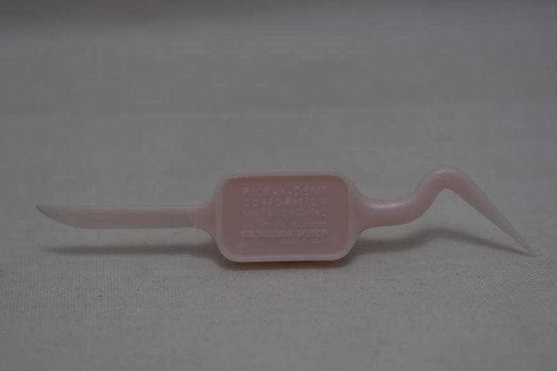 PICK-A-DENT (DENTICATOR CO. SAN FRANCISCO) REUSABLE PLASTIC TOOTHPICK DOUBLE ENDED / CLEANS BETWEEN TEETH IN INDIVIDUAL POUCHE COLOR PINK / Επαναχρησιμοποιήσιμη πλαστική οδοντογλυφίδα διπλού άκρου, μέσα σε ατομική θήκη,  χρώματος ροζ.