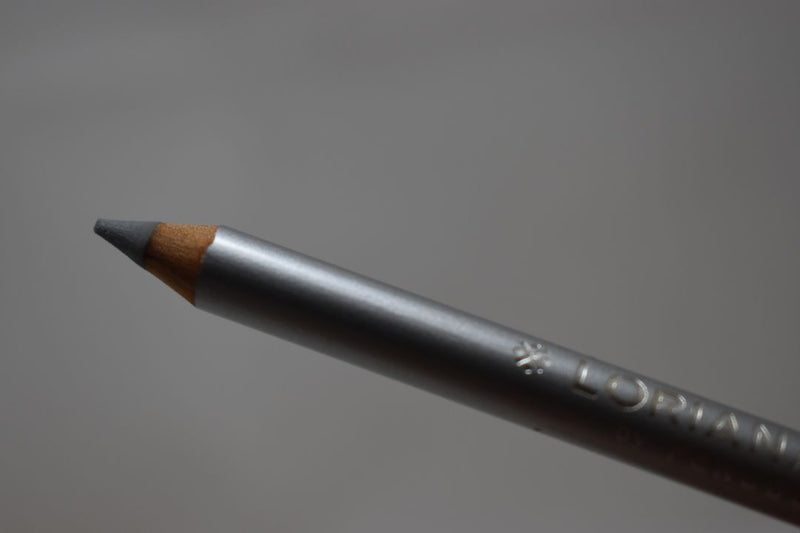 LORIANA BY PENCOS ITALY COSMETIC EYE- KOHL (KAJAL)-LIP LINERS / Μολύβι Όλα Μέσα, Απαλό και Λείο (Kajal) για τα Μάτια, για τα Φρύδια, και για τα Χείλια, σε Απόχρωση (SILVER - Ασημί).