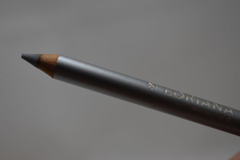 LORIANA BY PENCOS ITALY COSMETIC EYE- KOHL (KAJAL)-LIP LINERS / Μολύβι Όλα Μέσα, Απαλό και Λείο (Kajal) για τα Μάτια, για τα Φρύδια, και για τα Χείλια, σε Απόχρωση (SILVER - Ασημί).