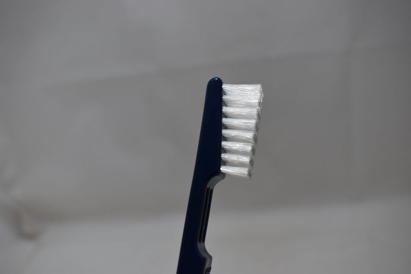 KENT 2000 DUAL TEXTURE NYLON ORIGINAL  TOOTHBRUSH   STRAIGHT TUFT COLOR BLUE   (VERSION 1982) A NEW ANGLE FOR DOUBLE DENTAL CARE / ΟΔΟΝΤΟΒΟΥΡΤΣΑ 2000 ΔΙΠΛΗΣ ΥΦΗΣ ΜΕ ΙΣΙΕΣ ΤΡΙΧΕΣ ΓΙΑ ΔΙΠΛΗ ΟΔΟΝΤΙΑΤΡΙΚΗ ΦΡΟΝΤΙΔΑ ΧΡΩΜΑΤΟΣ ΜΠΛΕ.